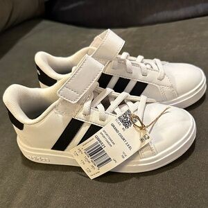 Adidas Grand Court 2.0 Kids White and Black Velcro Sneakers